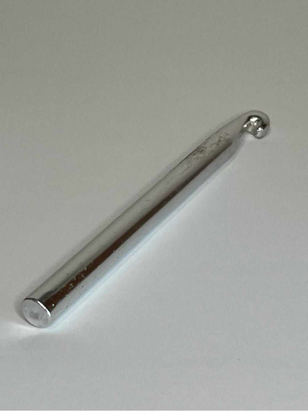 Silver Aluminum Crochet Hook - Smooth Rounded Tip